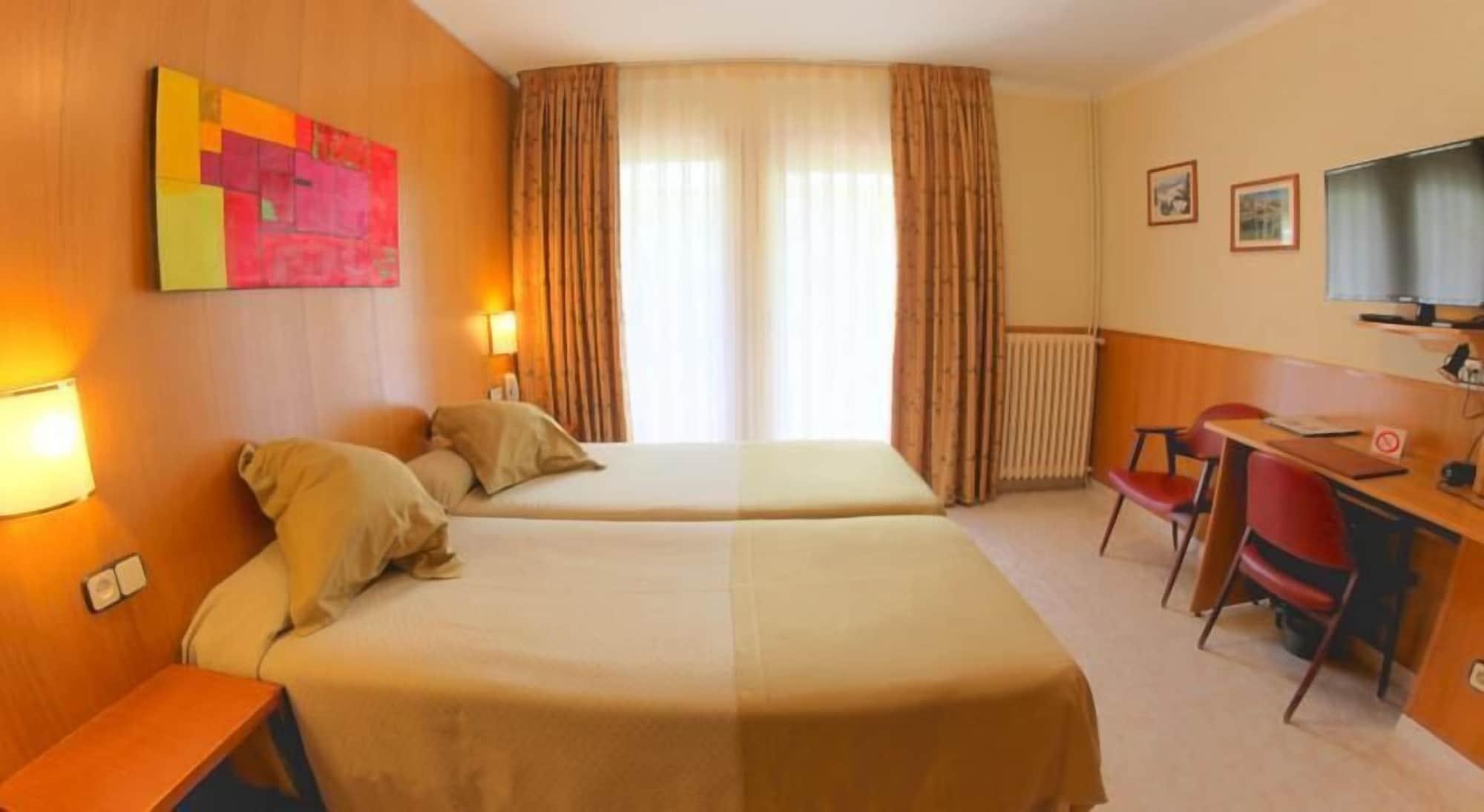 Hotel Univers เอิงคาม ภายนอก รูปภาพ