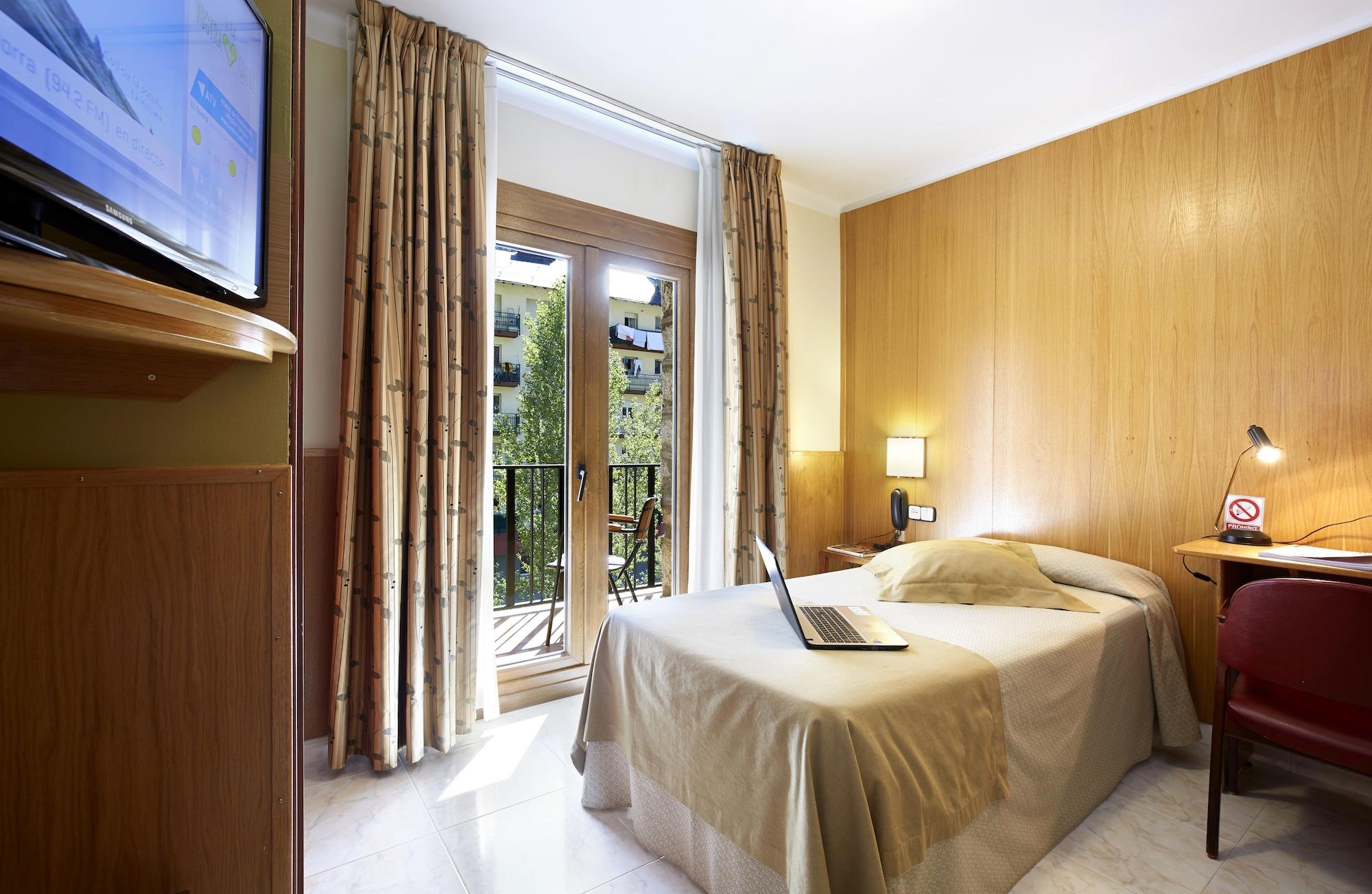 Hotel Univers เอิงคาม ภายนอก รูปภาพ