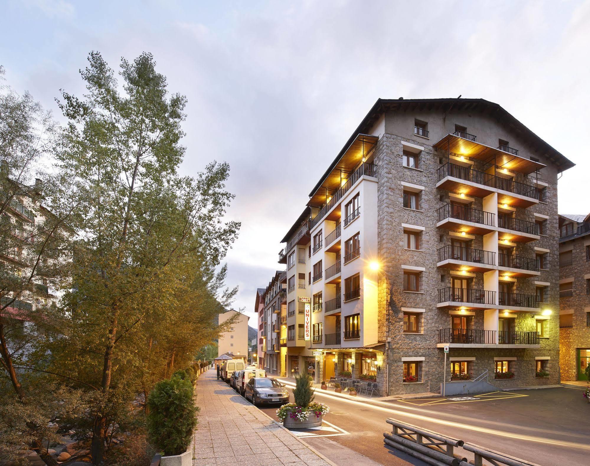 Hotel Univers เอิงคาม ภายนอก รูปภาพ